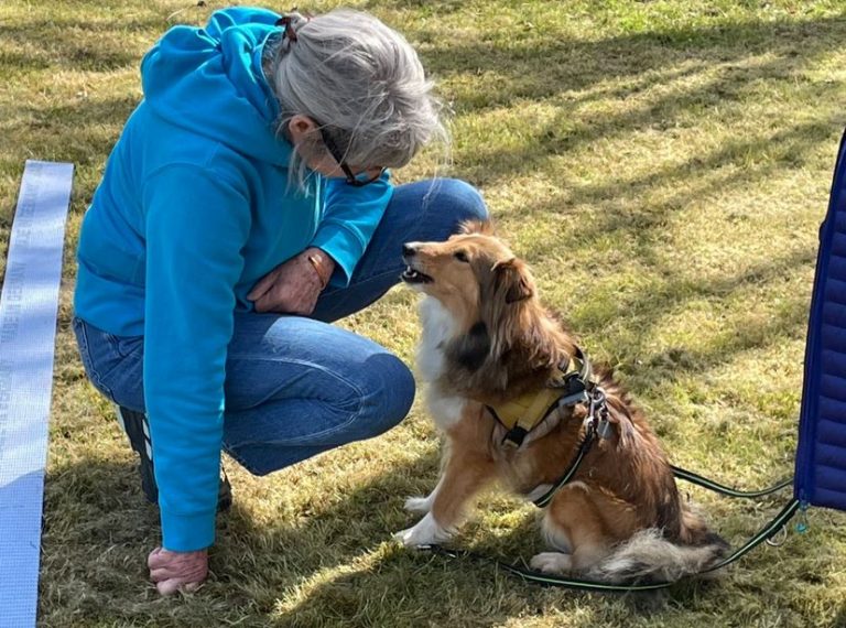 Lisa Leicht als Tierethiklehrerin